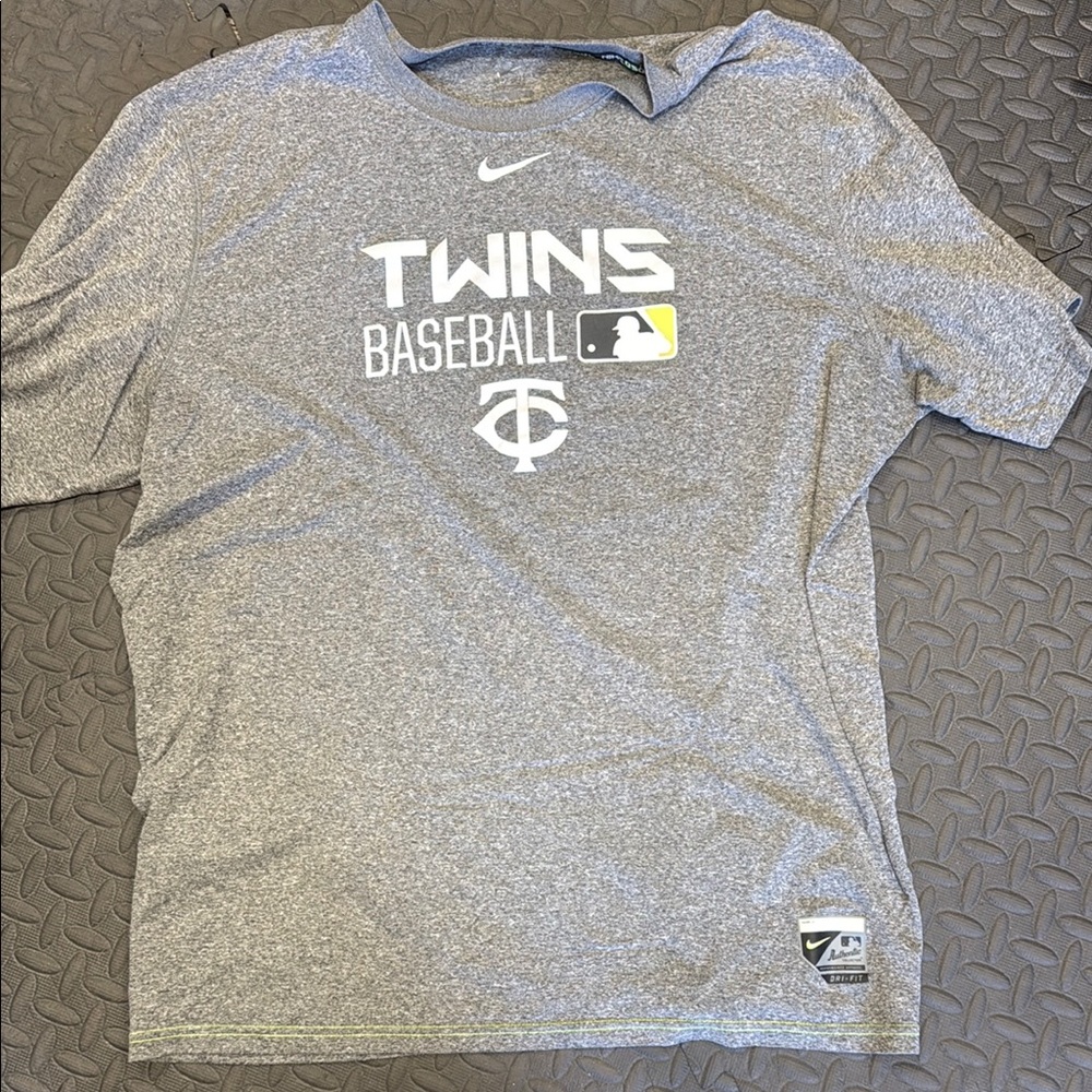 Nike men’s Gray Twins Baseball T-Shirt